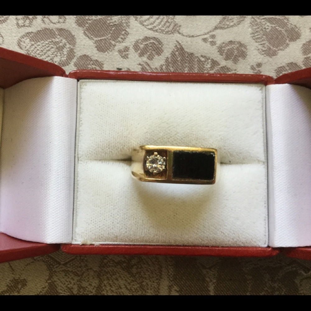 Men’s onyx and diamond ring
